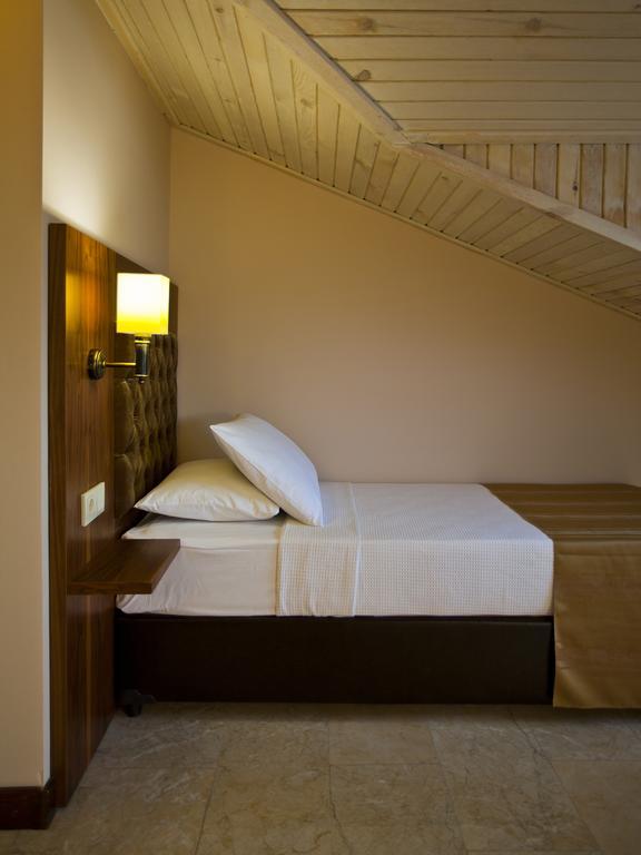 Montana Hotel