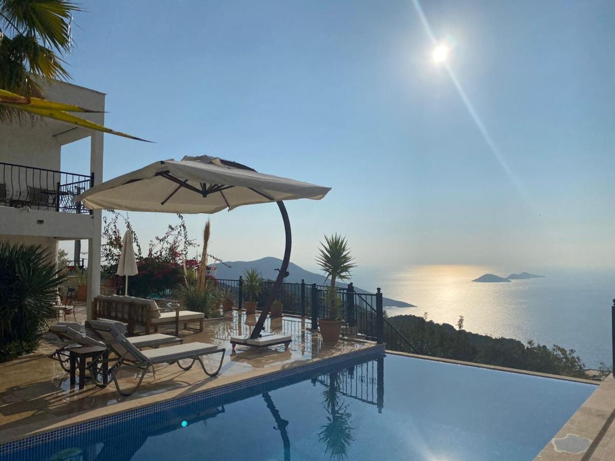 Sezen Villa *