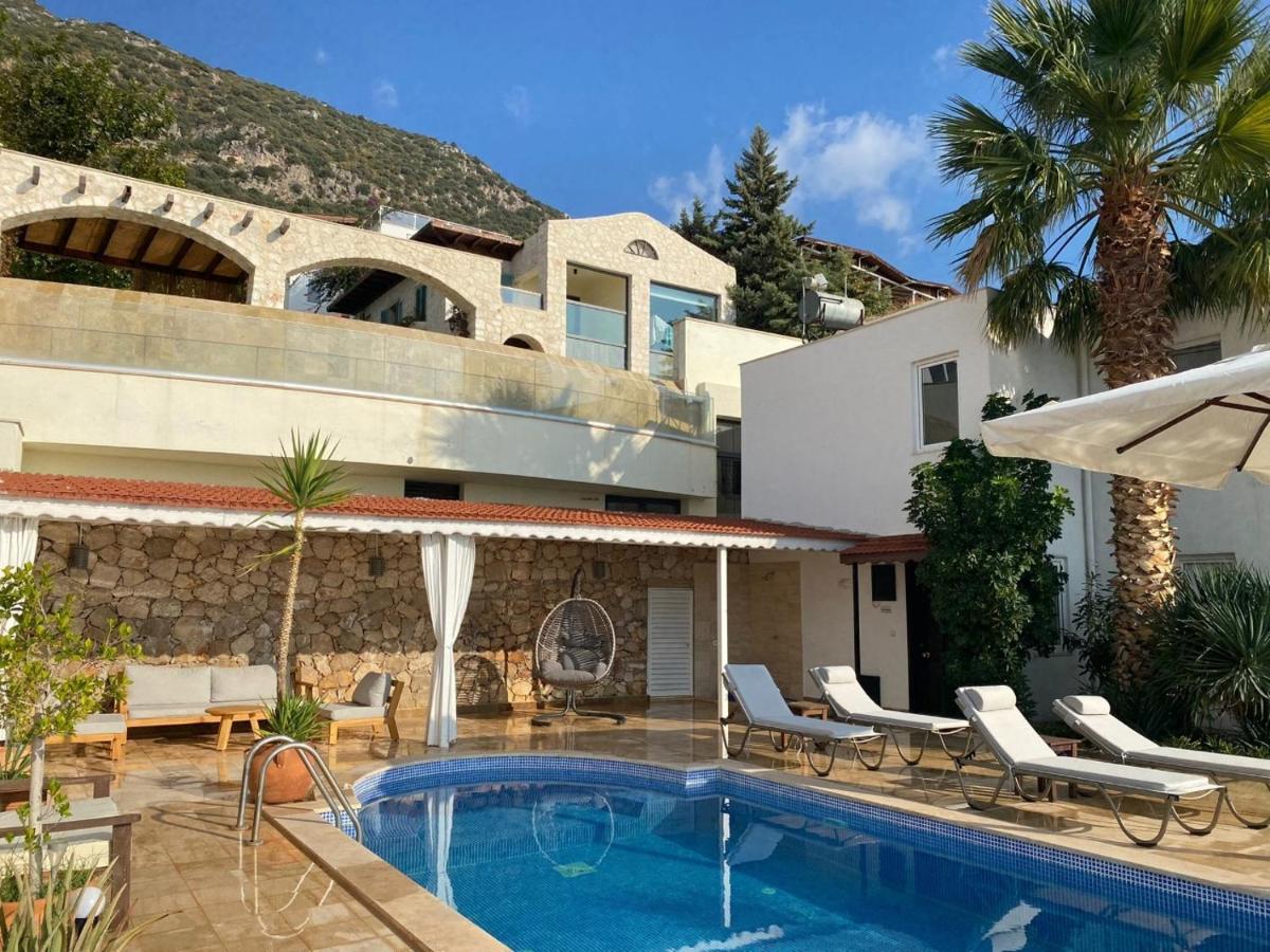 Sezen Kalkan