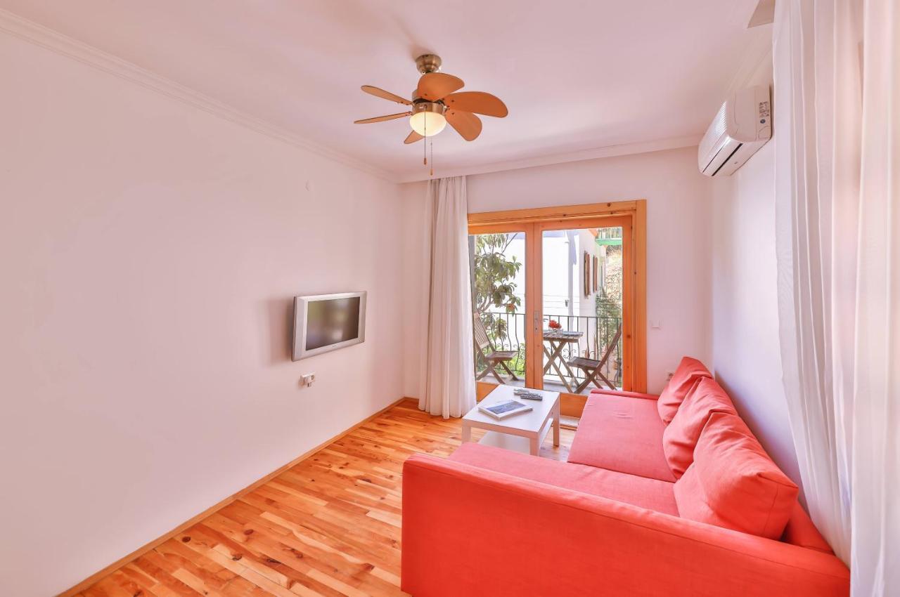 Aparthotel Yoga House 2*