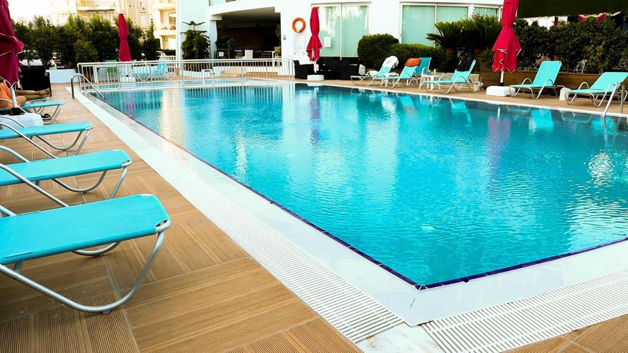 The Corner Park Hotel 3*