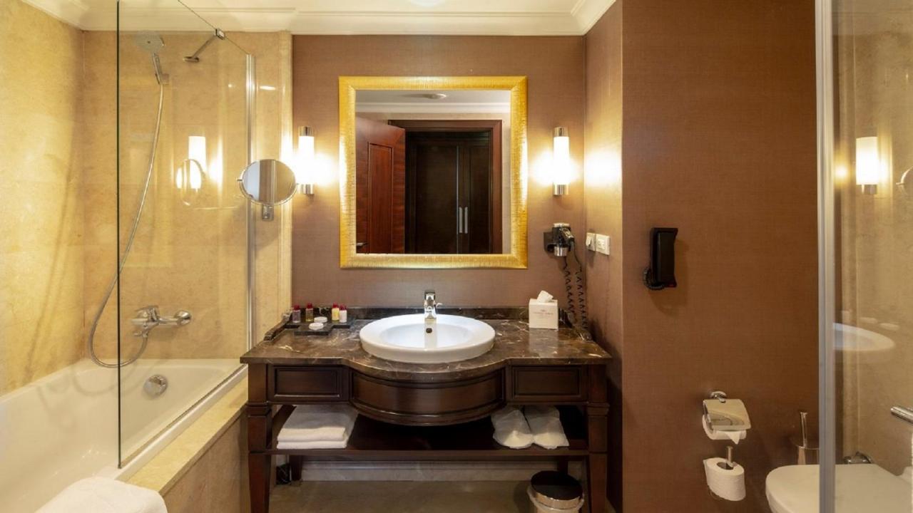 Crowne Plaza Asia By Ihg 5*