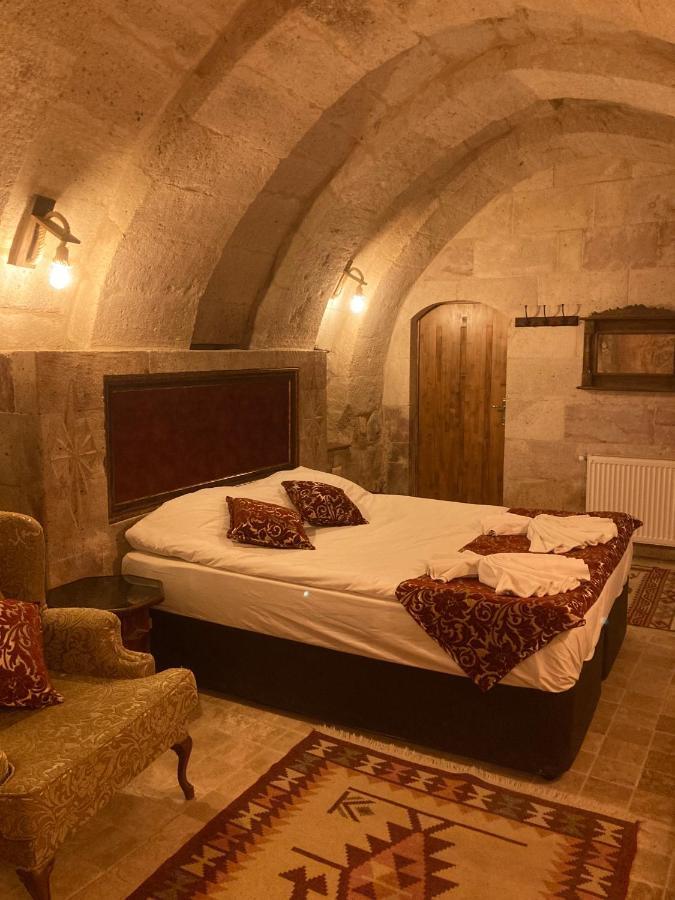 Monte Cappa Cave House Bed & Breakfast 3*
