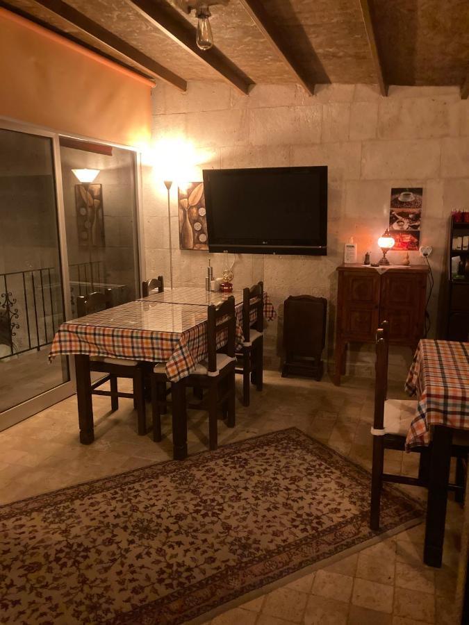Monte Cappa Cave House Bed & Breakfast