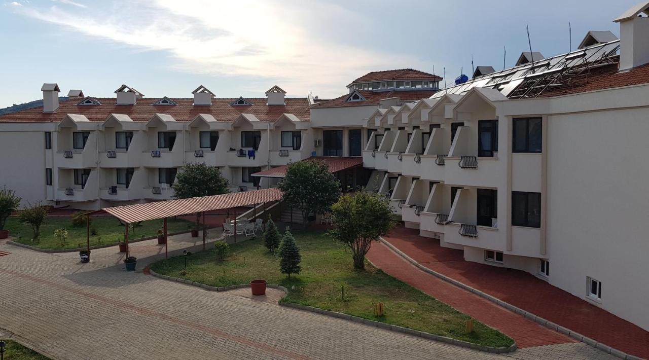 Hotel Flora 3*