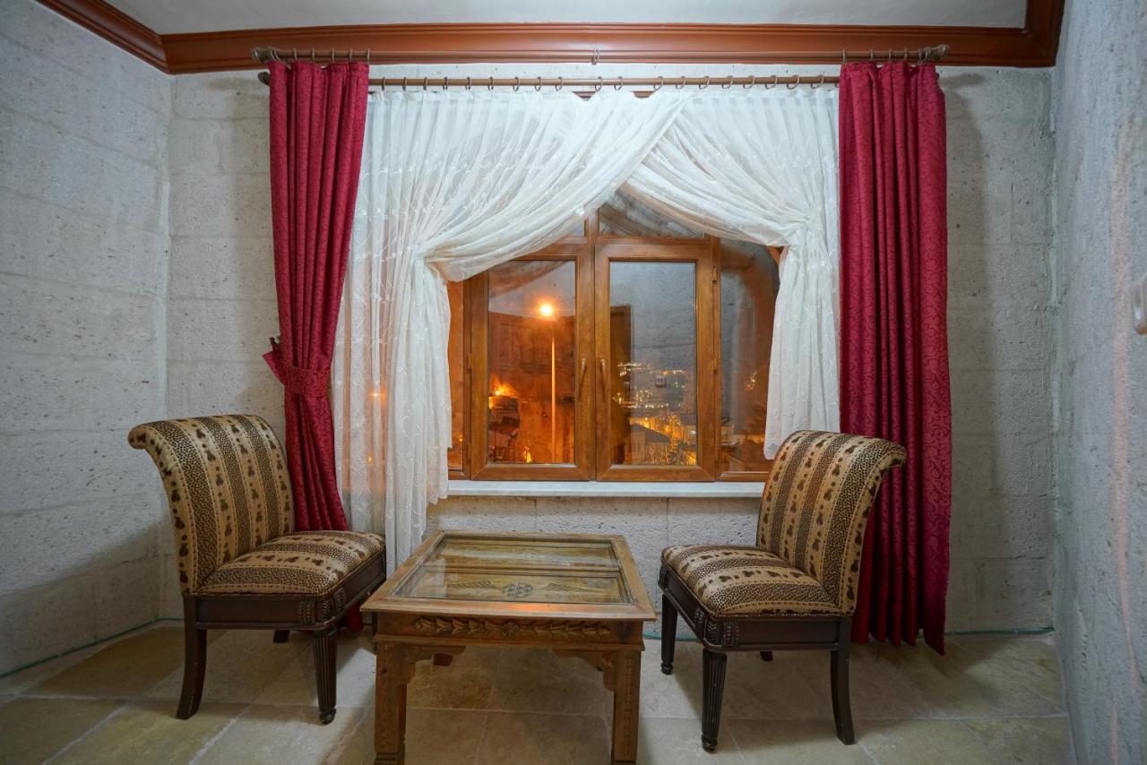 Arch Hotel