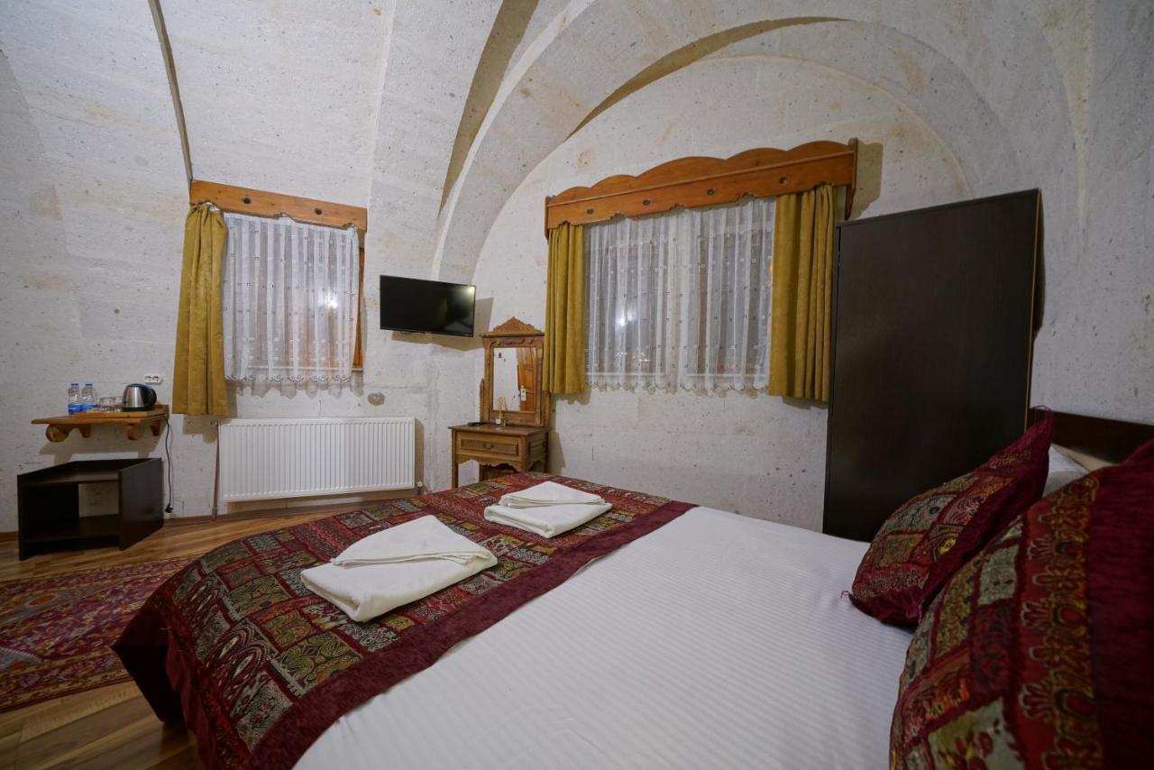 Arch Hotel