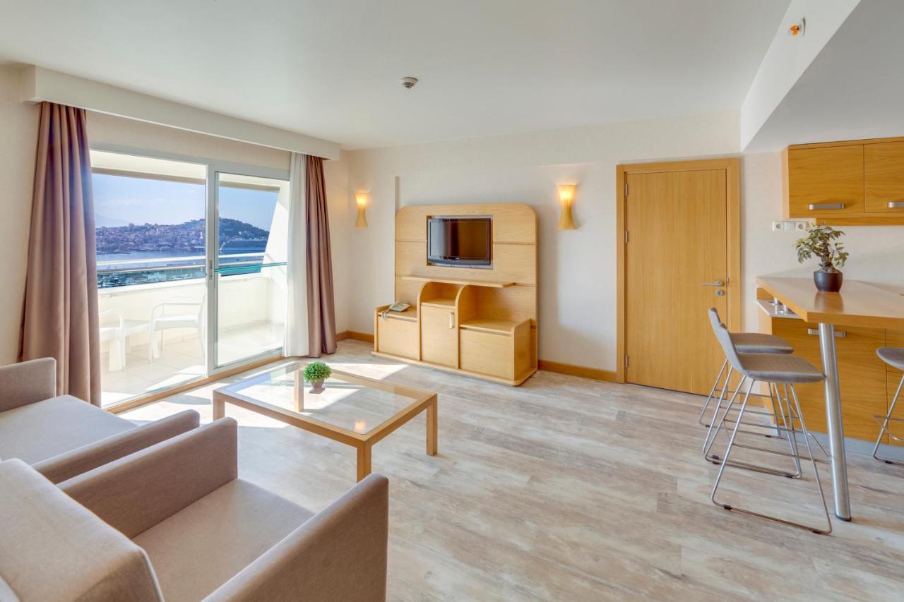 Marina Hotel 4*