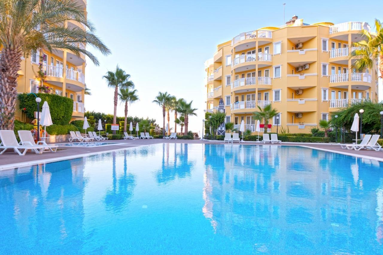 Club Paradiso & Hotel 5*