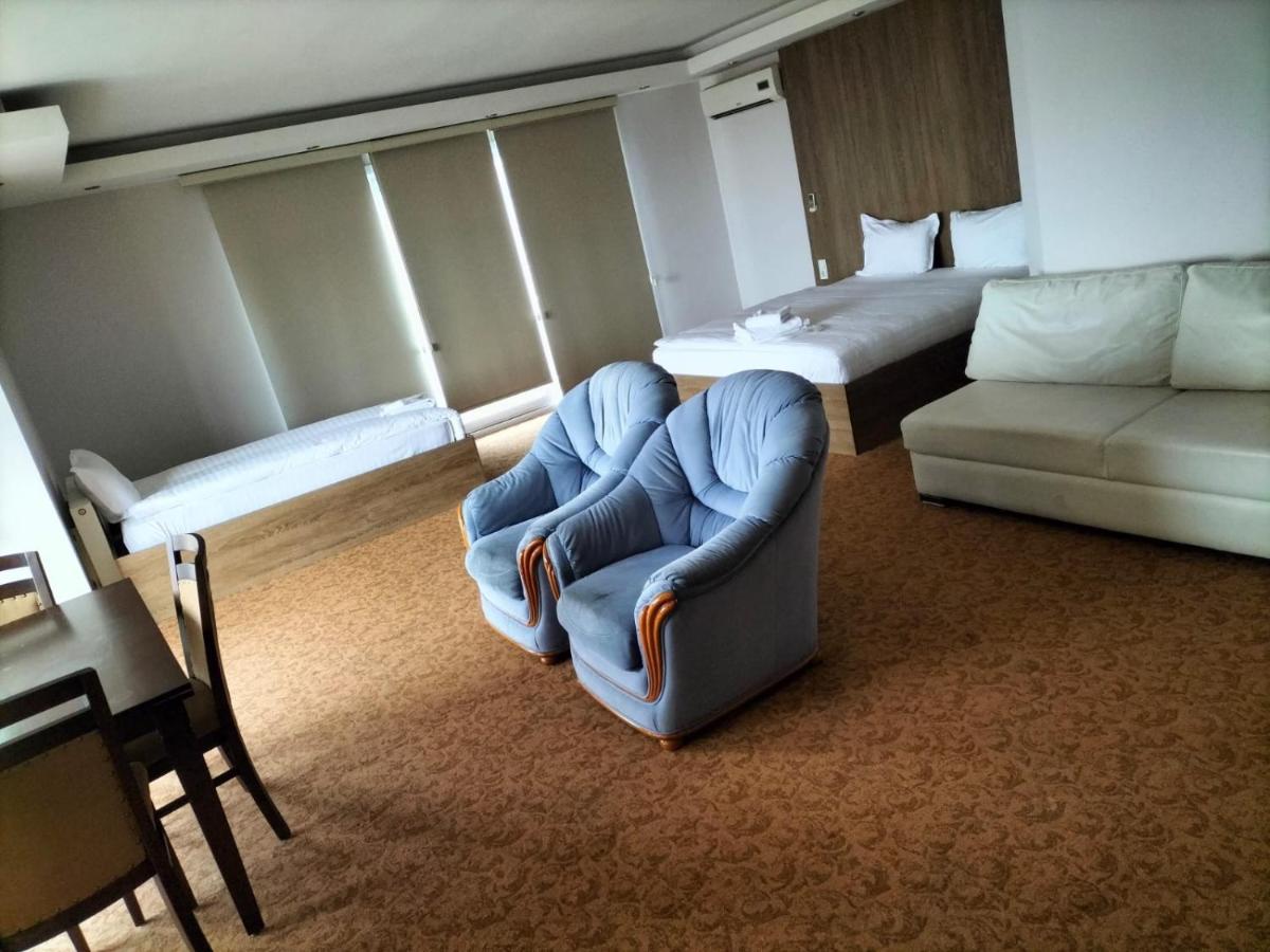 Ny World Hotel 3*