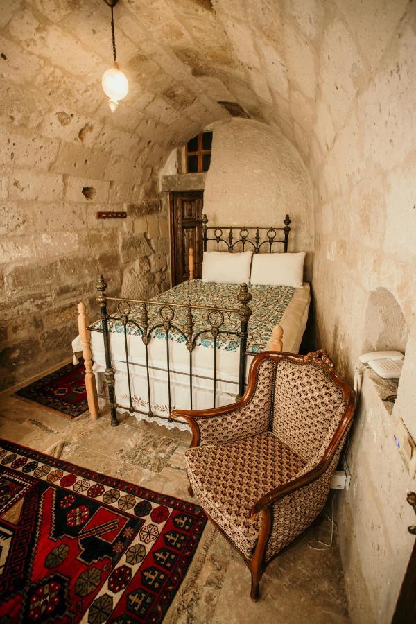 Village Cave House 2*