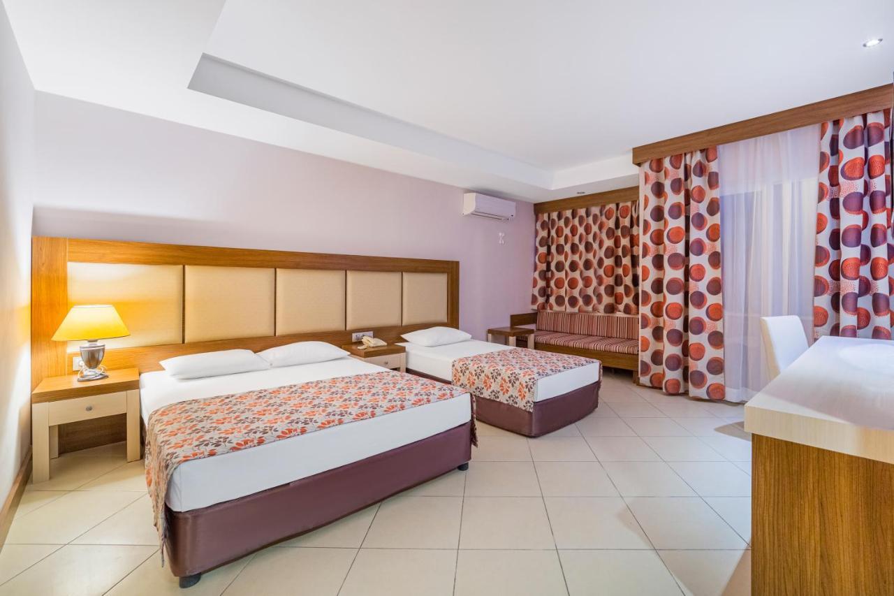 Resort Justiniano Club Okurcalar