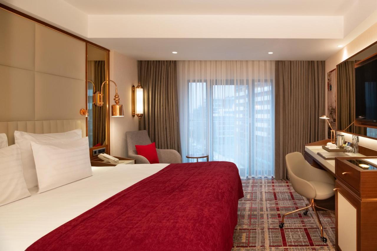 Moevenpick Airport 5*