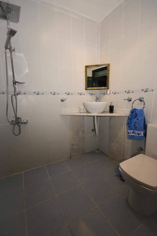 Jenny's House 3*