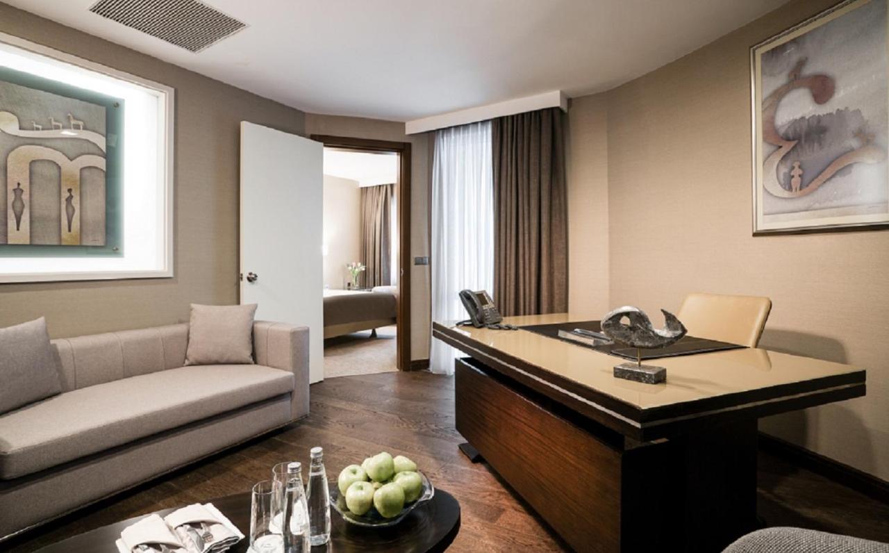 Occidental Hotel 4*