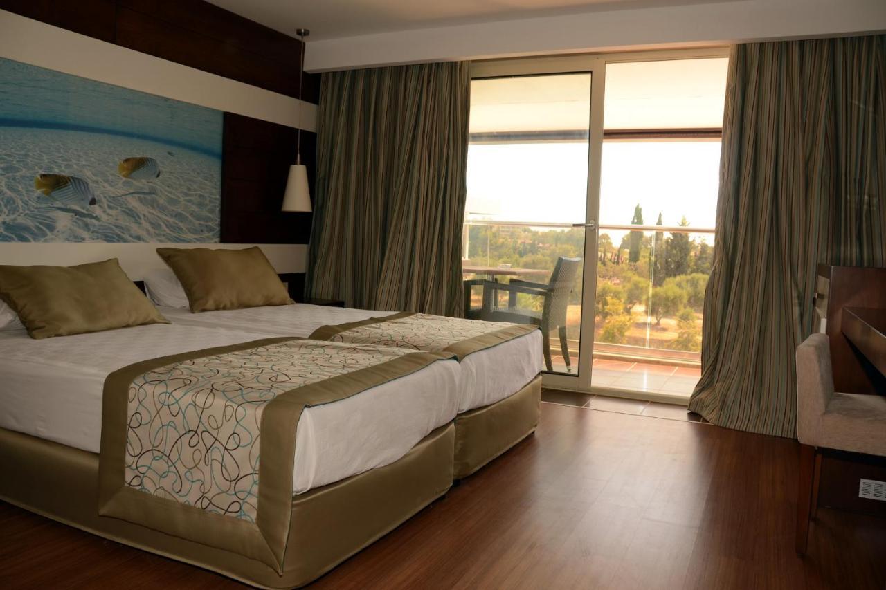 Holiday City Hotel 4*