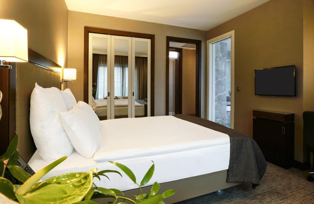 Occidental Hotel 4*