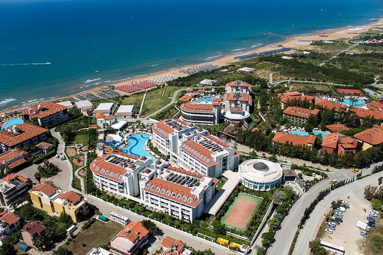 Resort Alba Queen Side