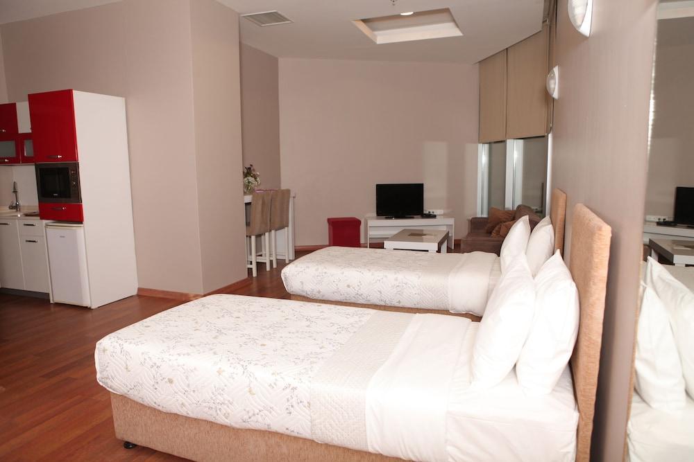 Expoist Hotel
