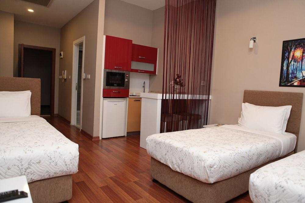 Expoist Hotel