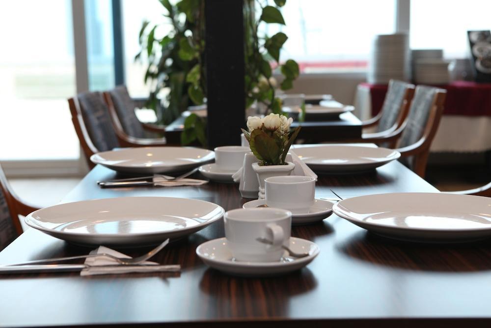 Hotel Expoist