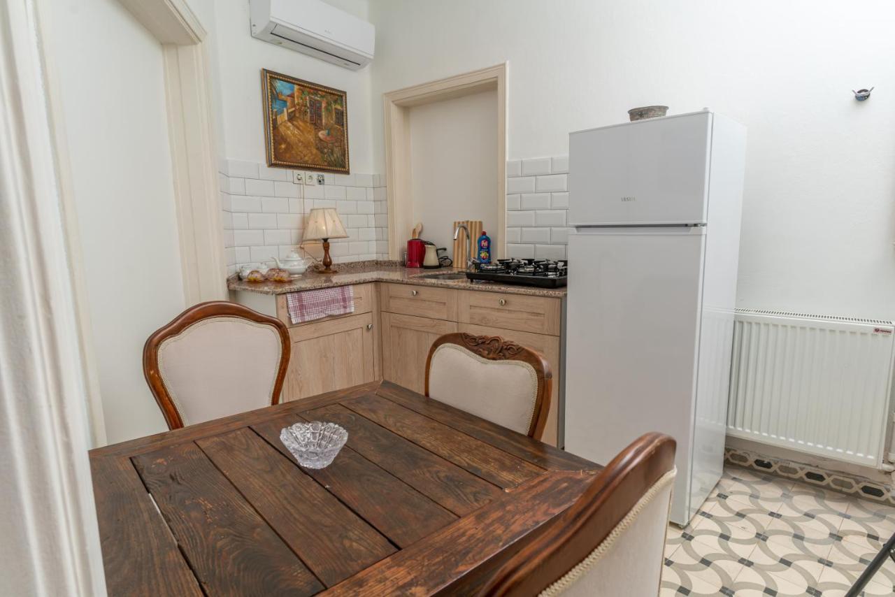 Bueyuek Apartment *