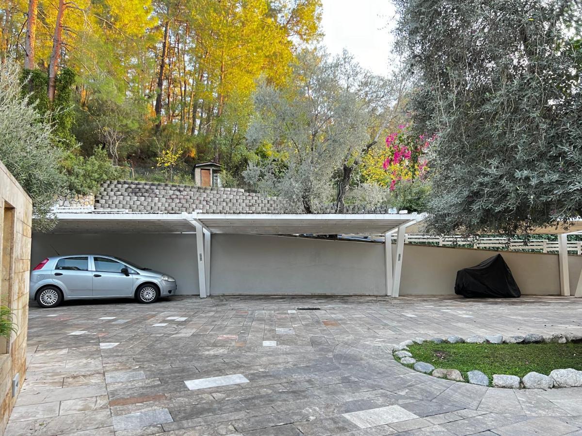 Sea Canal Townhouse Villa