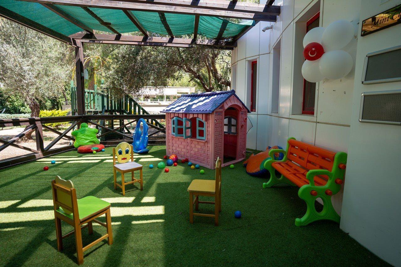 Latanya Park 4*