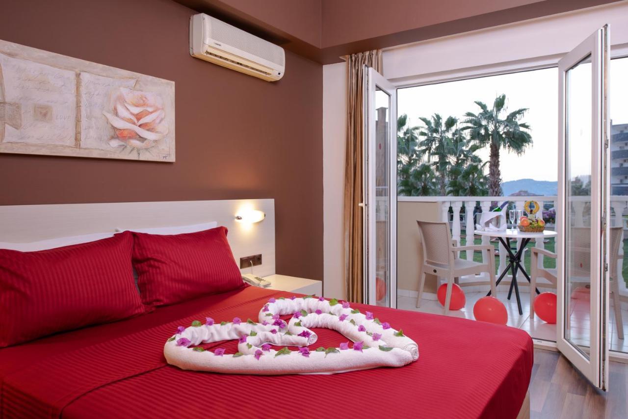 Club Paradiso & Hotel