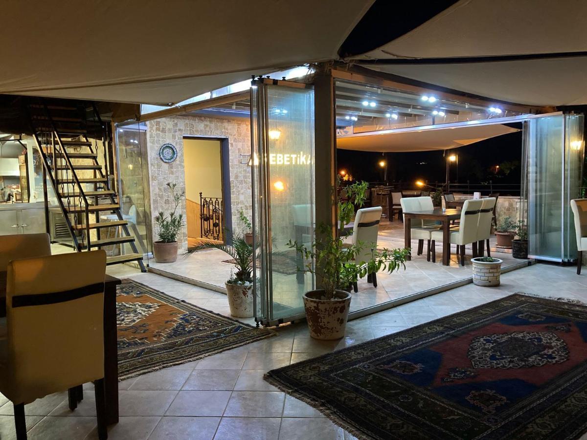 Hotel Rebetika & Bistro 3*