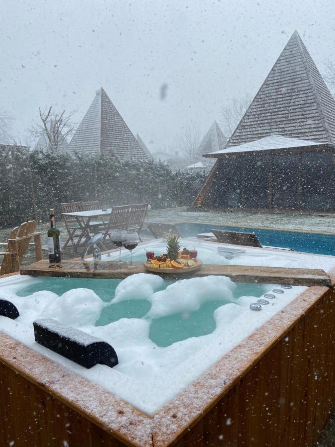 Resort Pyramid *