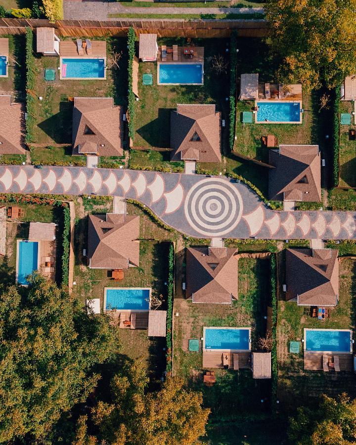 Resort Pyramid *