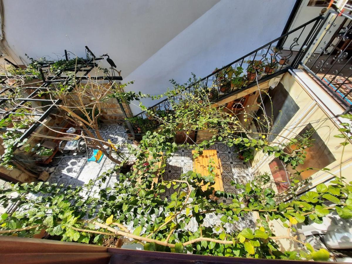 Bed & Breakfast Ali Baba's House 2*