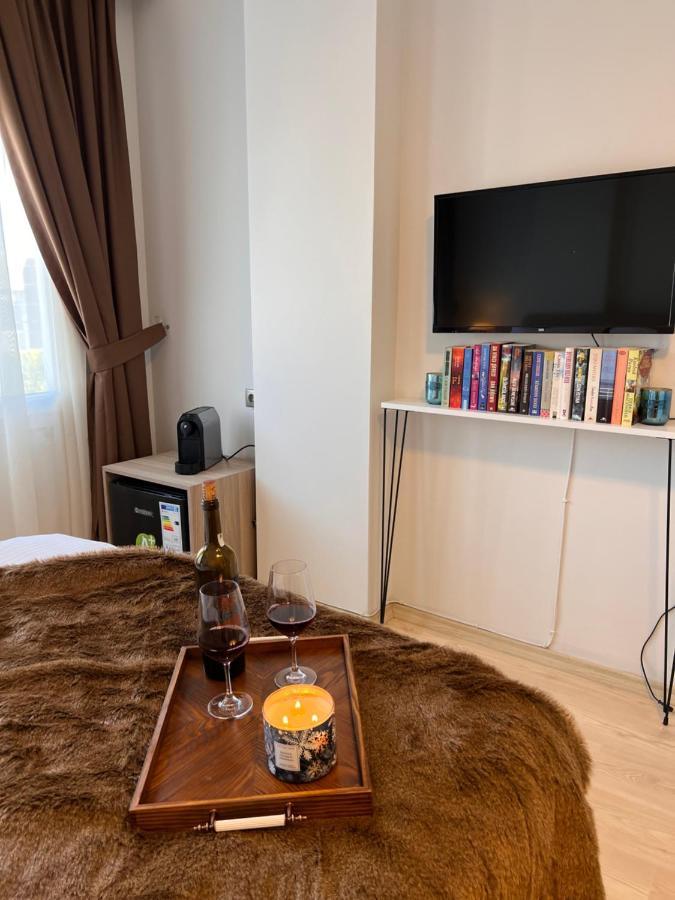 B. Equine Range Farm stay Narlidere