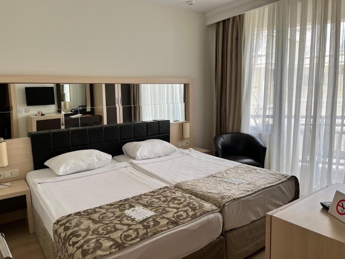Golden Lotus Hotel 4*