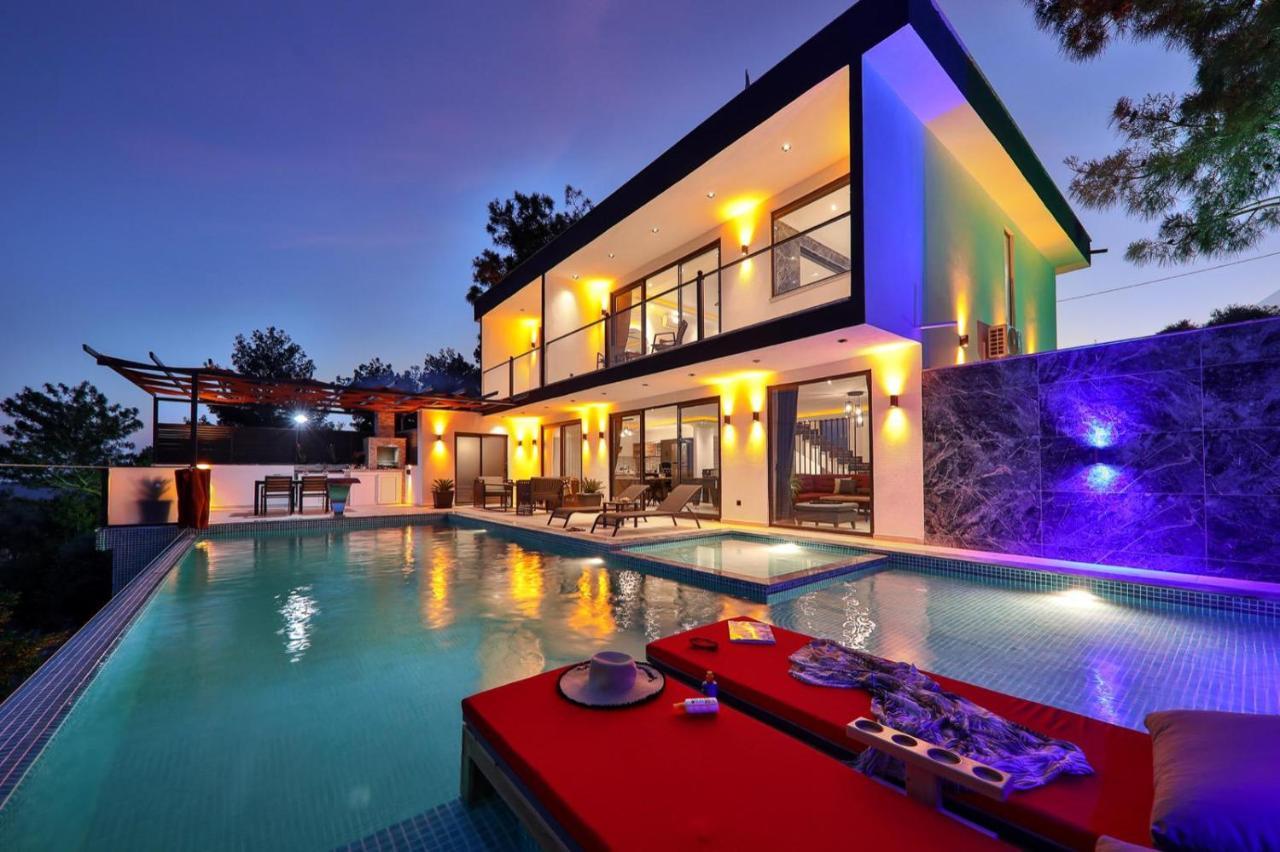 Dera Villa *