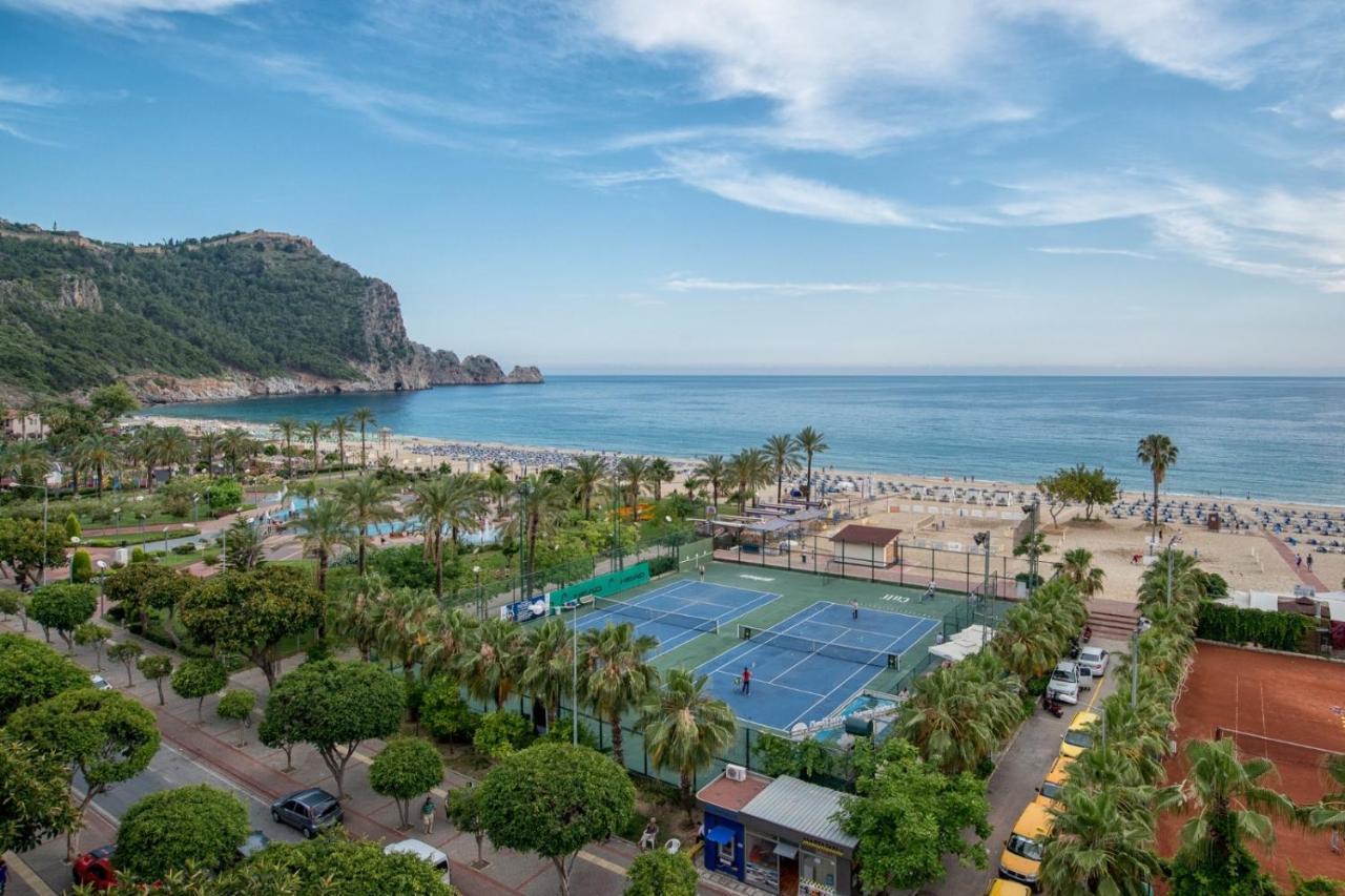 Riviera & Hotel