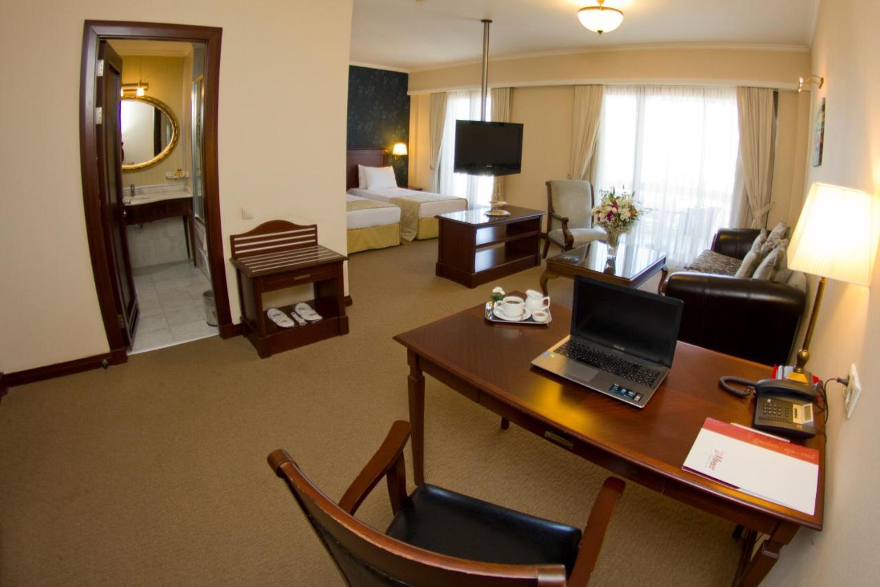 Monec Hotel 4*