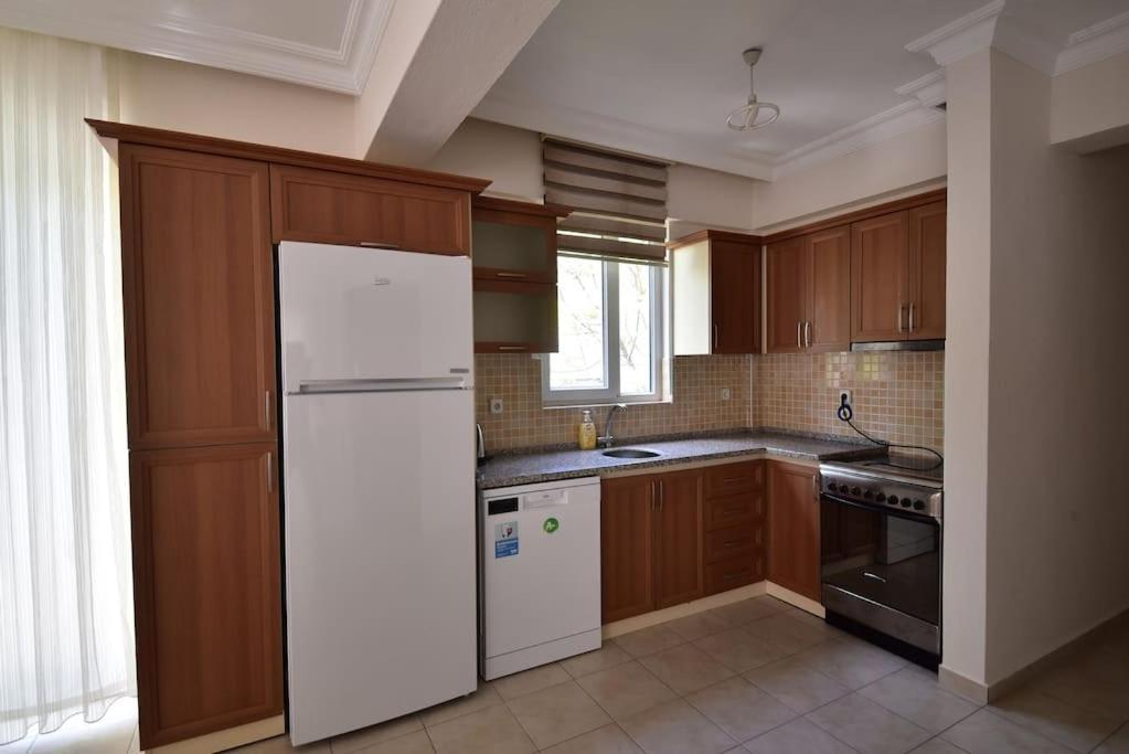 Kaya Apartment *