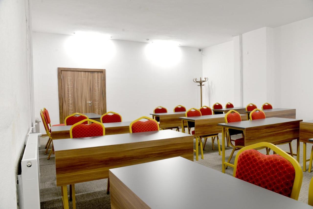 Hotel Zuemruet *
