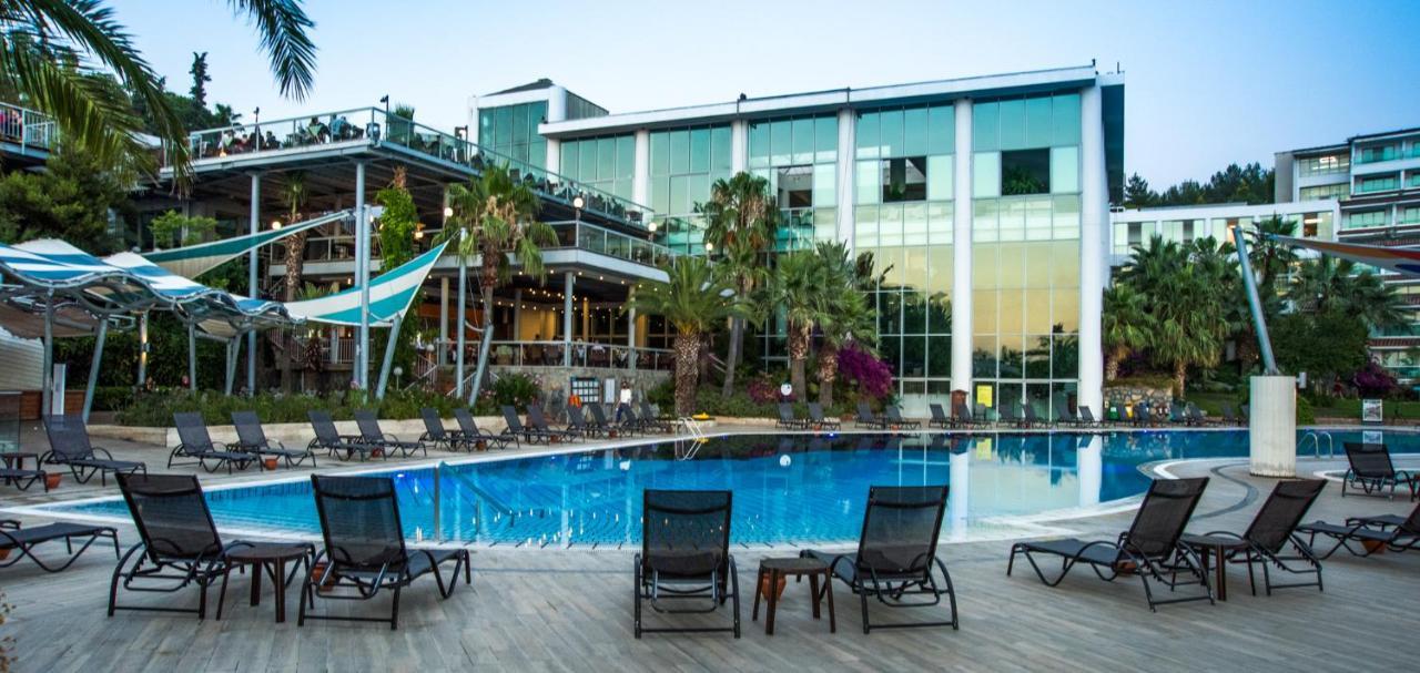 Pine Bay Holiday Resort 5*