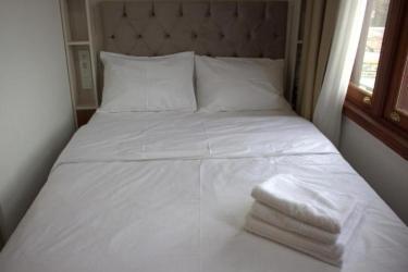 Hotel Qonaq