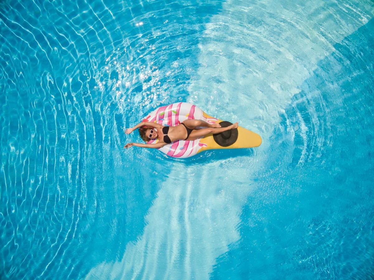 Akka Alinda Kemer