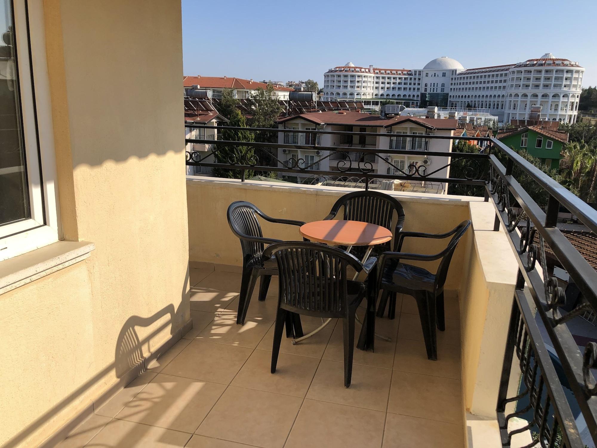 Melissa Garden Apart 3* Side