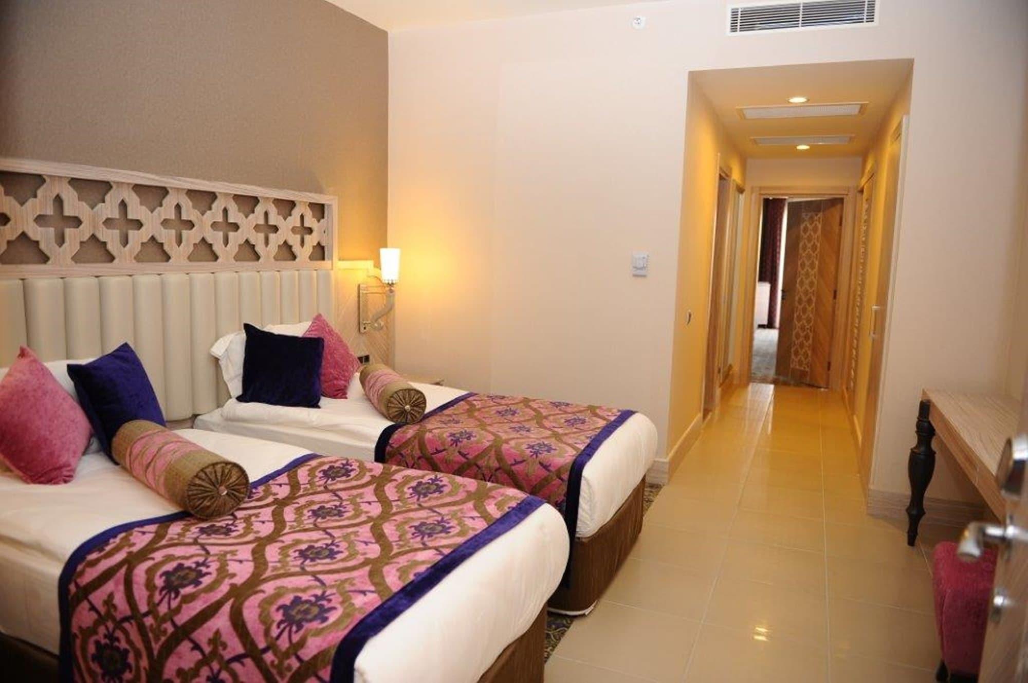 Royal Alhambra Palace Resort Side