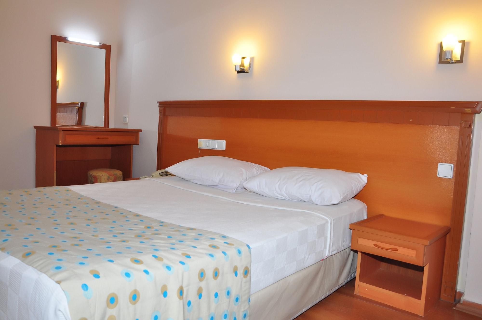 Hotel Cinar Family Suite Hotel Side Side