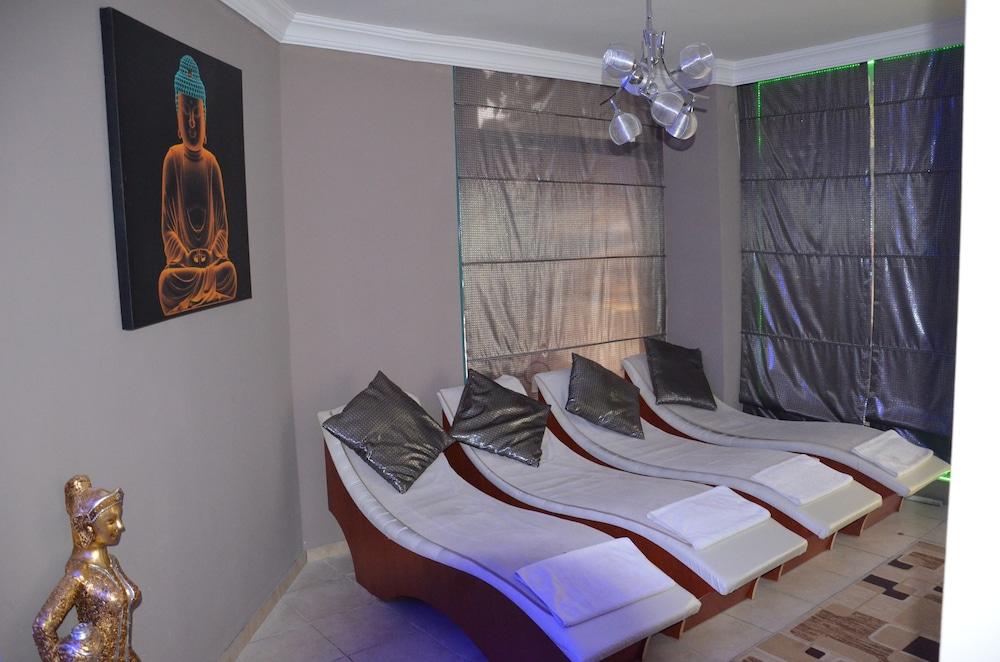 Hotel Cinar Family Suite Hotel Side
