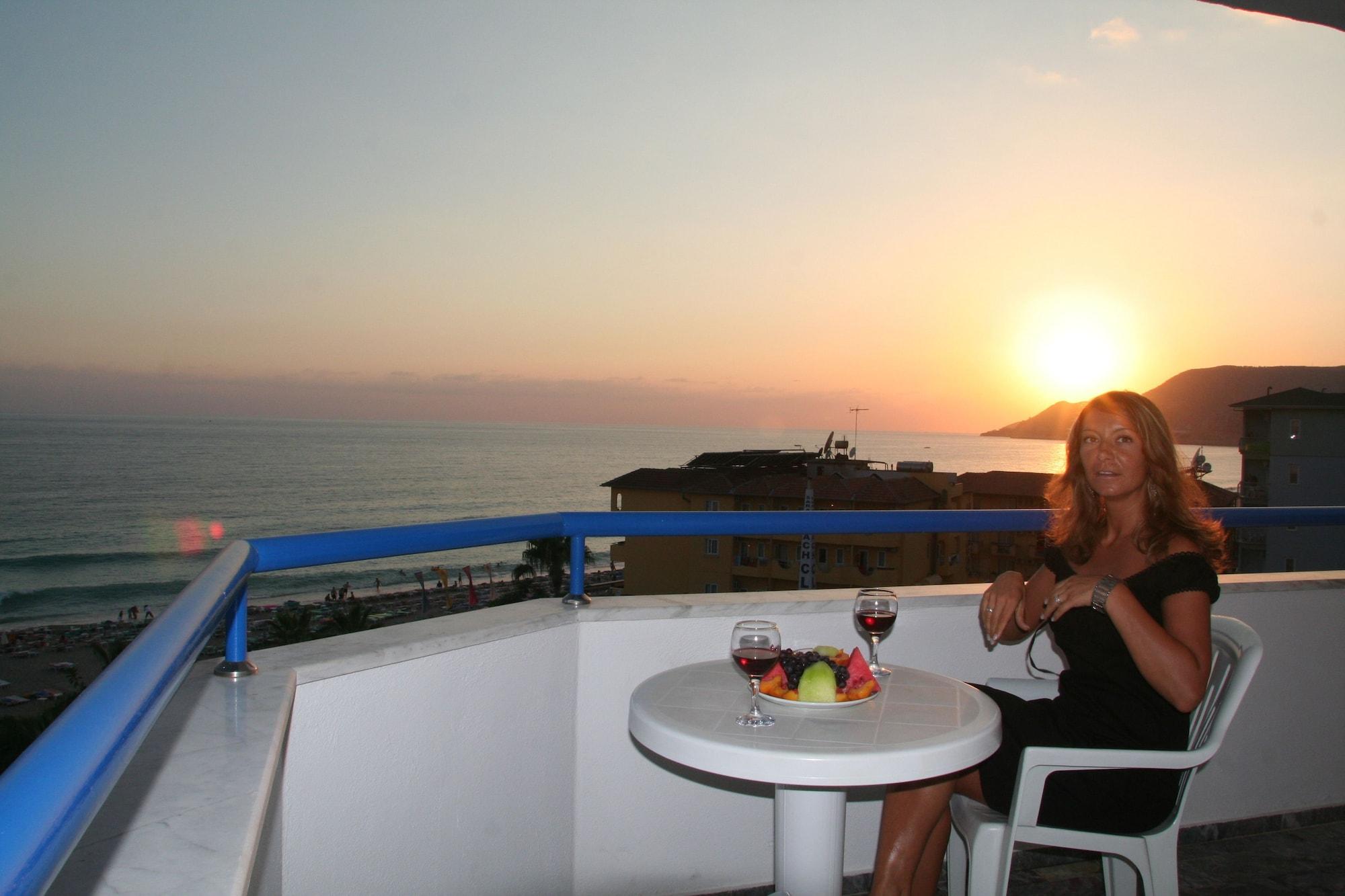 Resort Elysee 3*