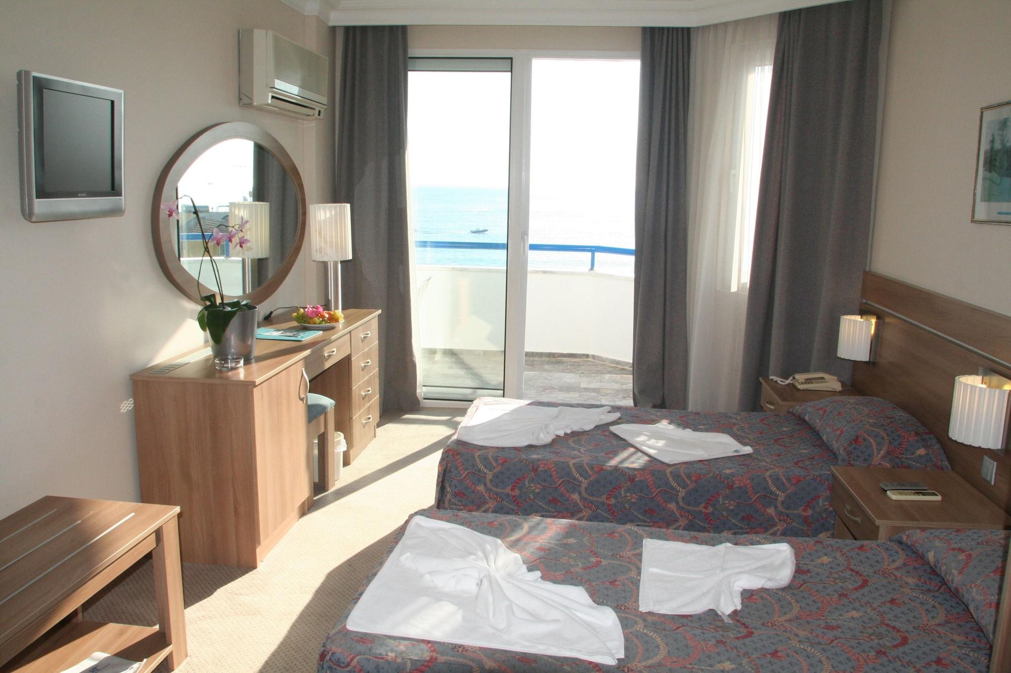 Elysee Resort 3*