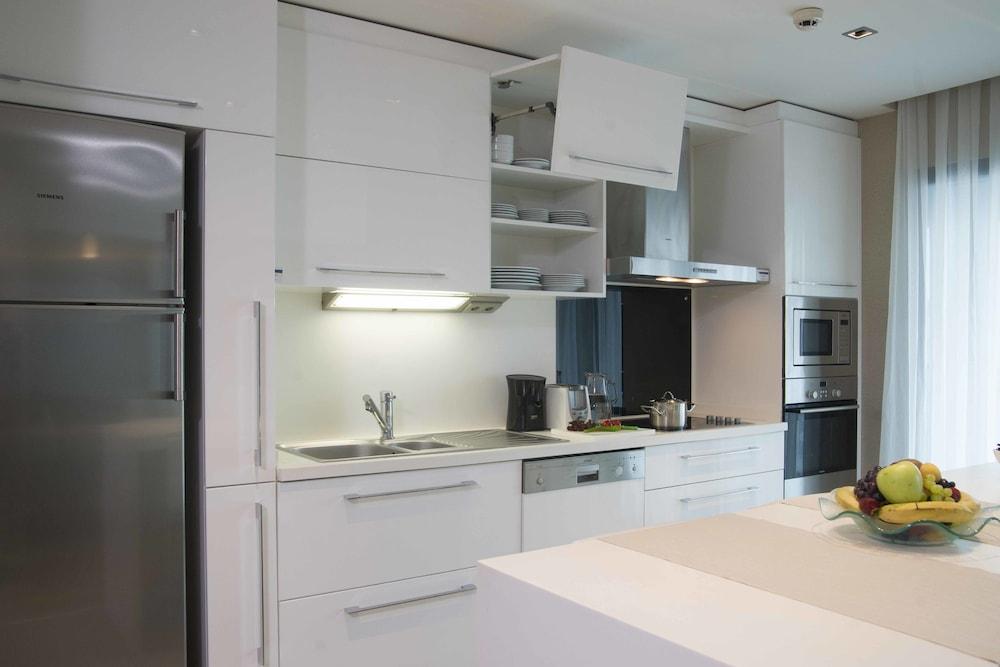Radisson Residences Avrupa Tem 4*